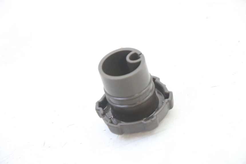 photo de TAPON DEPOSITO ACEITE PIAGGIO NRG POWER PUREJET 50 (2018 - 2021) - Zoom estado de uso