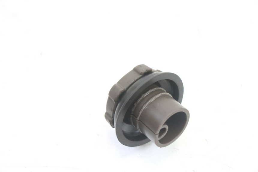 photo de TAPON DEPOSITO ACEITE PIAGGIO NRG POWER PUREJET 50 (2018 - 2021) - Zoom estado de uso