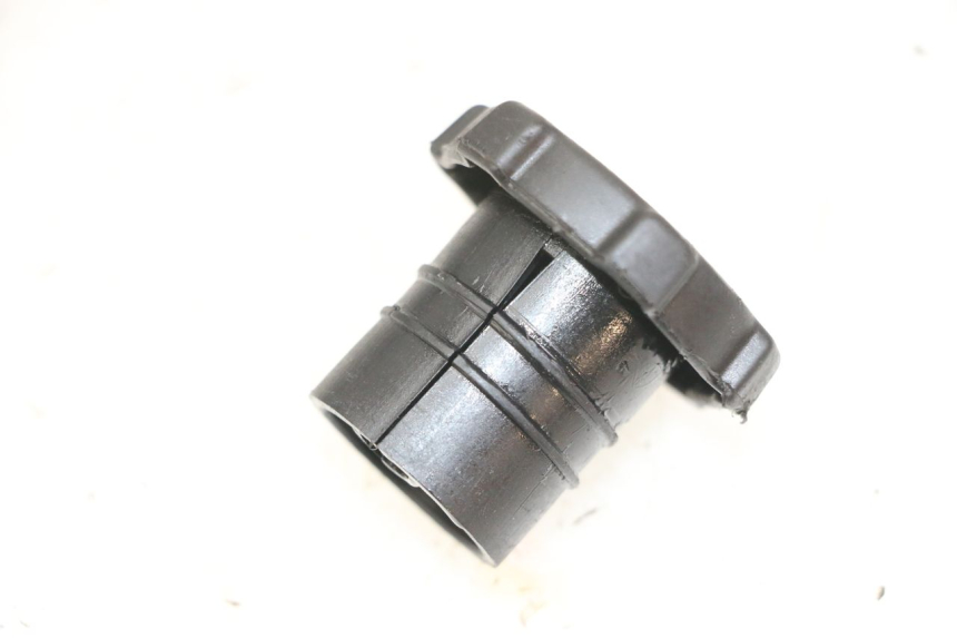 photo de TAPA DEPÓSITO DE ACEITE PIAGGIO FLY 2T 50 (2004 - 2017) - Zoom estado de uso