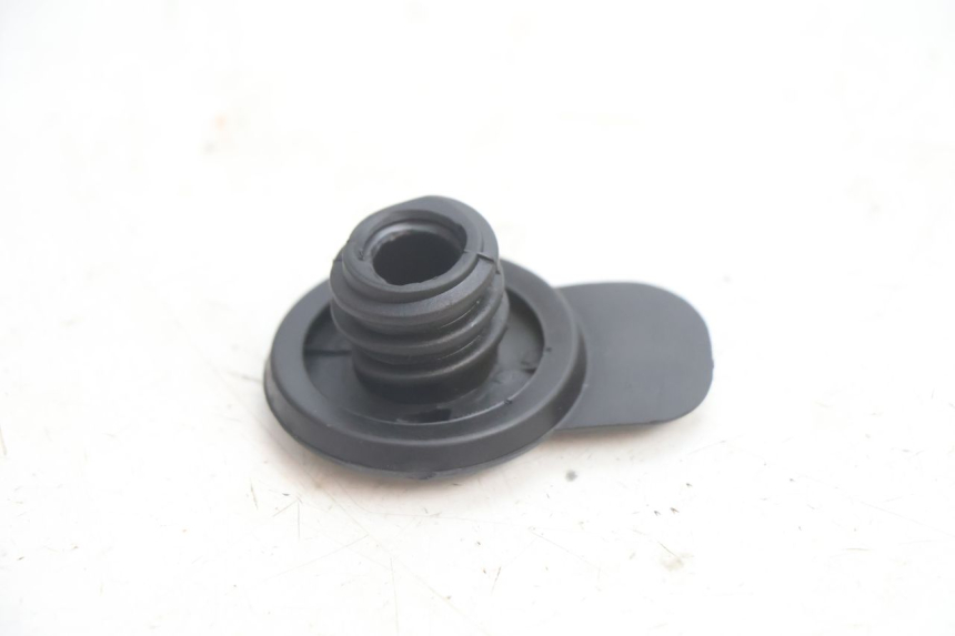 photo de TAPON DEPOSITO ACEITE TNT MOTOR ROMA 10' 2T 50 (2011 - 2018) - Zoom estado de uso