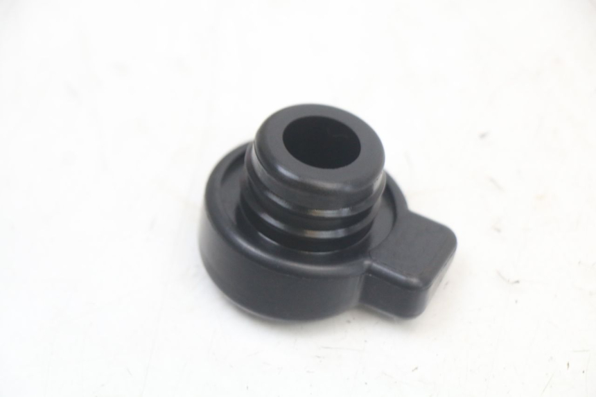 photo de TAPON DEPOSITO ACEITE APRILIA SR MOTARD 50 (2012 - 2018) - Zoom estado de uso