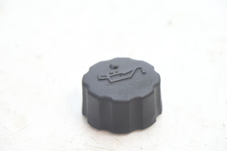 photo de TAPA DEPÓSITO DE ACEITE PEUGEOT TREKKER 50 (1995 - 2004) - Detalle de la pieza
