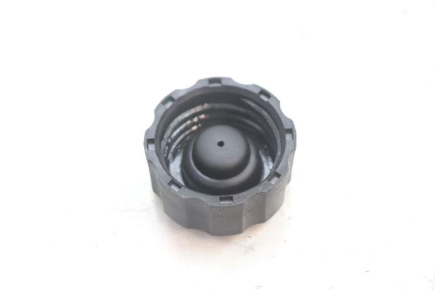photo de TAPA DEPÓSITO DE ACEITE PEUGEOT TREKKER 50 (1995 - 2004) - Zoom estado de uso