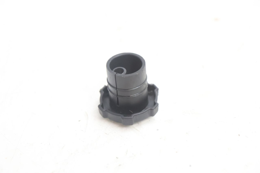 photo de TAPON DEPOSITO ACEITE PIAGGIO TYPHOON 50 (2000 - 2009) - Zoom estado de uso