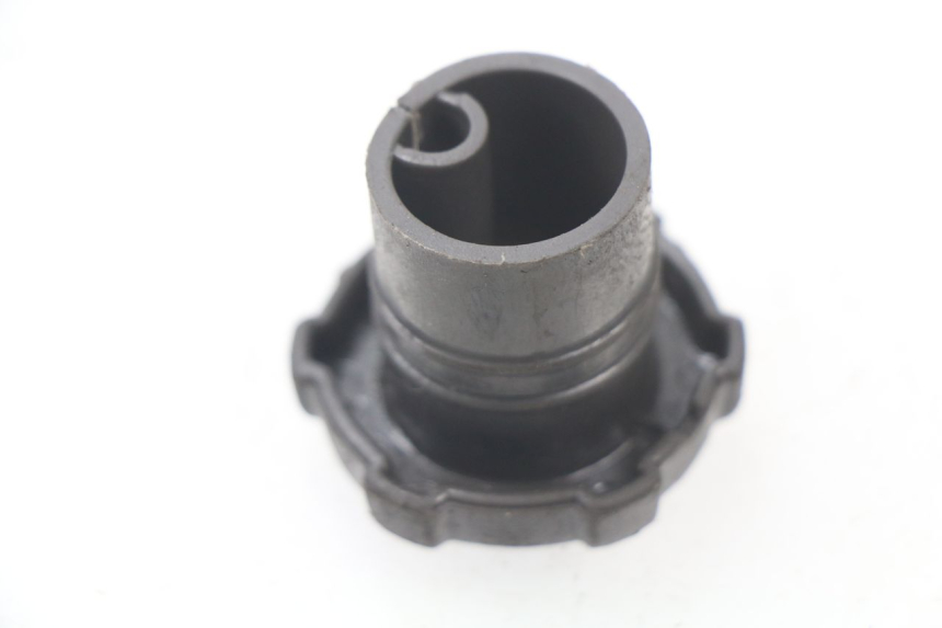 photo de TAPA DEPÓSITO DE ACEITE PIAGGIO VESPA S 2T 50 (2007 - 2014) - Detalle de la pieza