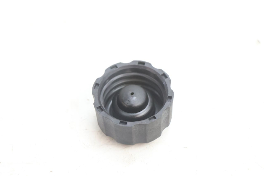 photo de TAPON DEPOSITO ACEITE PEUGEOT VIVACITY 50 (2004 - 2009) - Zoom estado de uso