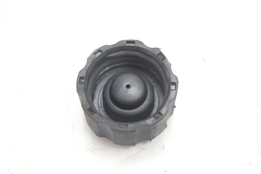 photo de TAPA DEPÓSITO DE ACEITE PEUGEOT VIVACITY 50 (1998 - 2003) - Zoom estado de uso
