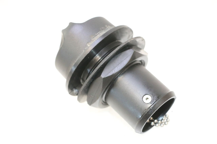 photo de TAPON DEPOSITO ACEITE YAMAHA WAVE RUNNER GP R 1200 (2000 - 2003) - Detalle de la pieza