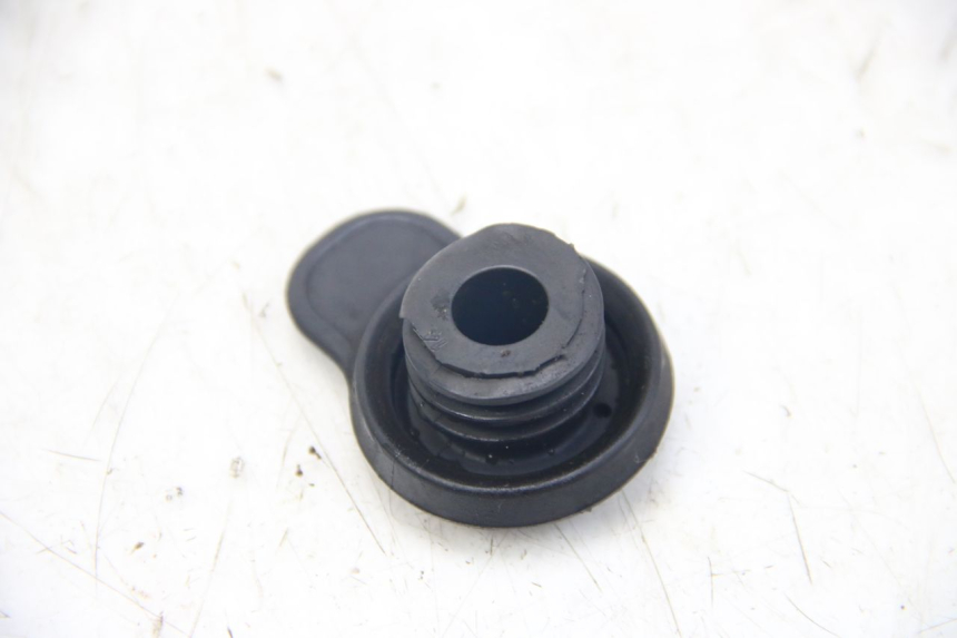 photo de TAPA DEPÓSITO DE ACEITE YAMAHA XMAX X-MAX 125 (2006 - 2009) - Detalle de la pieza