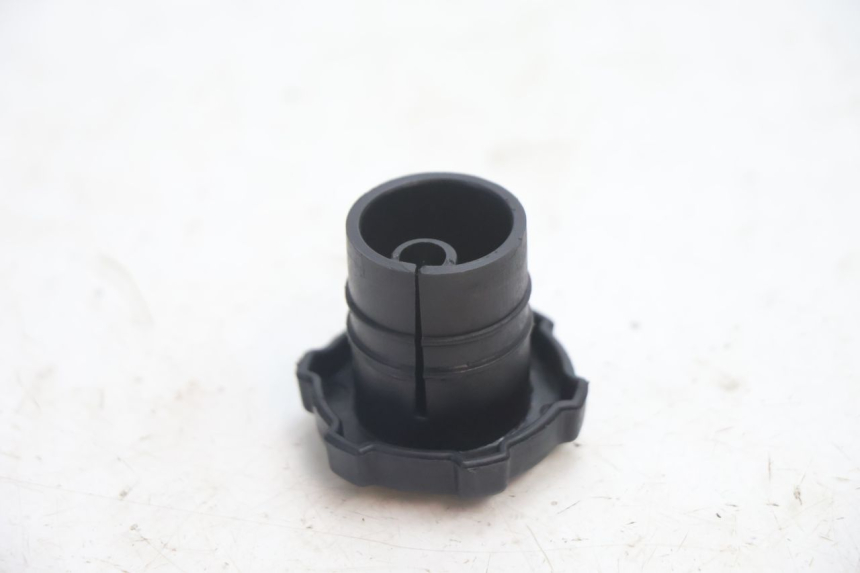 photo de TAPA DEPÓSITO ACEITE PIAGGIO ZIP 2T 50 (2009 - 2019) - Zoom estado de uso