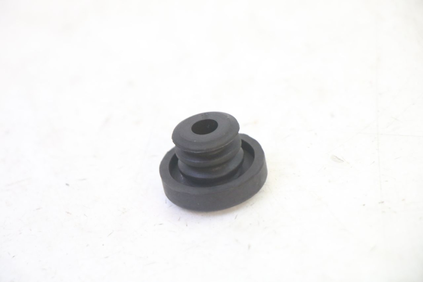 photo de TAPA DE EXPANSIÓN DEL DEPÓSITO SUZUKI BURGMAN 125 (2007 - 2014) - Zoom estado de uso