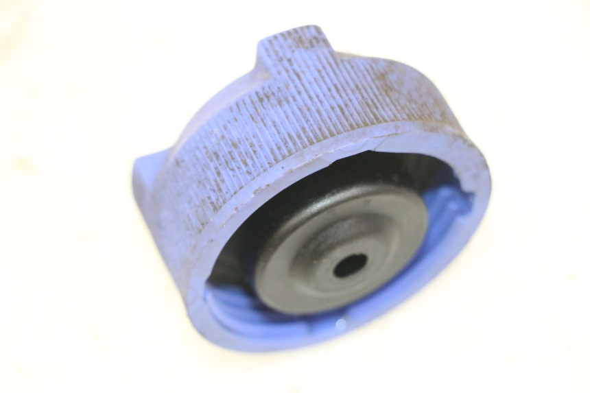 photo de BOTELLA EXPANSION TAPON PEUGEOT ELYSTAR 125 (2002 - 2007) - Zoom estado de uso