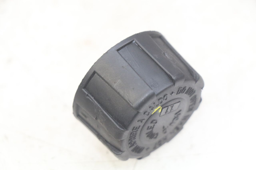 photo de TAPA DE EXPANSIÓN DEL DEPÓSITO GILERA GP 800 (2007 - 2013) - Detalle de la pieza