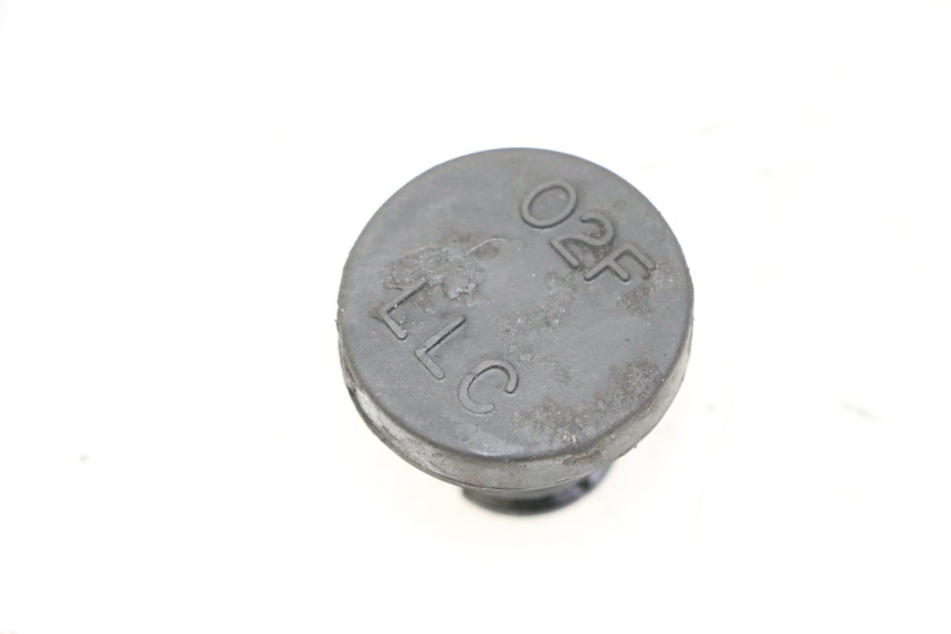 photo de BOTELLA EXPANSION TAPON SUZUKI GSR 750 (2011 - 2017) - Zoom estado de uso