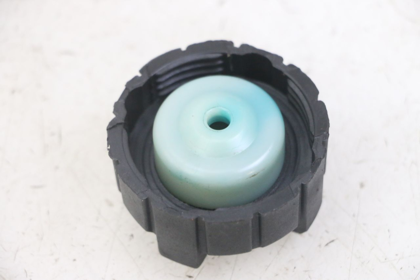 photo de BOTELLA EXPANSION TAPON PEUGEOT JET FORCE CARBU 50 (2003 - 2016) - Zoom estado de uso