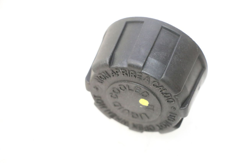 photo de BOTELLA EXPANSION TAPON PIAGGIO MP3 HPE 530 (2022 - 2026) - Zoom estado de uso