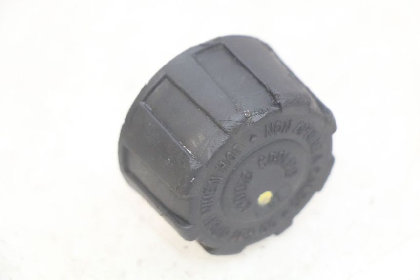 photo de TAPA DE EXPANSIÓN DEL DEPÓSITO PIAGGIO MP3 LT 400 (2007 - 2012) - Detalle de la pieza