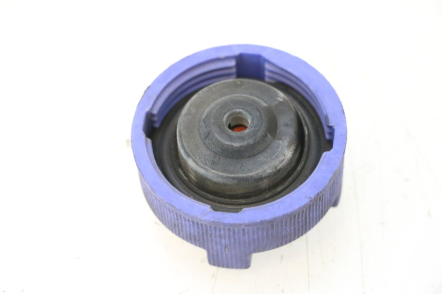 photo de BOTELLA EXPANSION TAPON PEUGEOT SATELIS COMPRESSOR K15 125 (2006 - 2009) - Zoom estado de uso