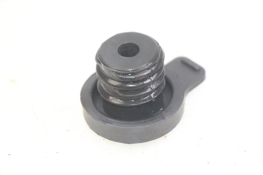 photo de TAPA DE EXPANSIÓN DEL DEPÓSITO APRILIA SCARABEO LIGHT 125 (2007 - 2011) - Detalle de la pieza