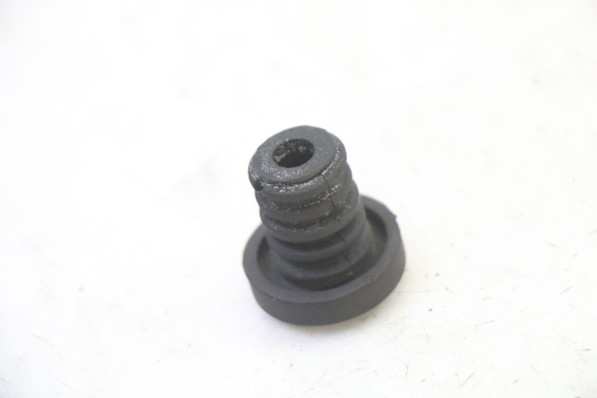 photo de BOTELLA EXPANSION TAPON SUZUKI SV S 650 (2003 - 2009) - Otra perspectiva