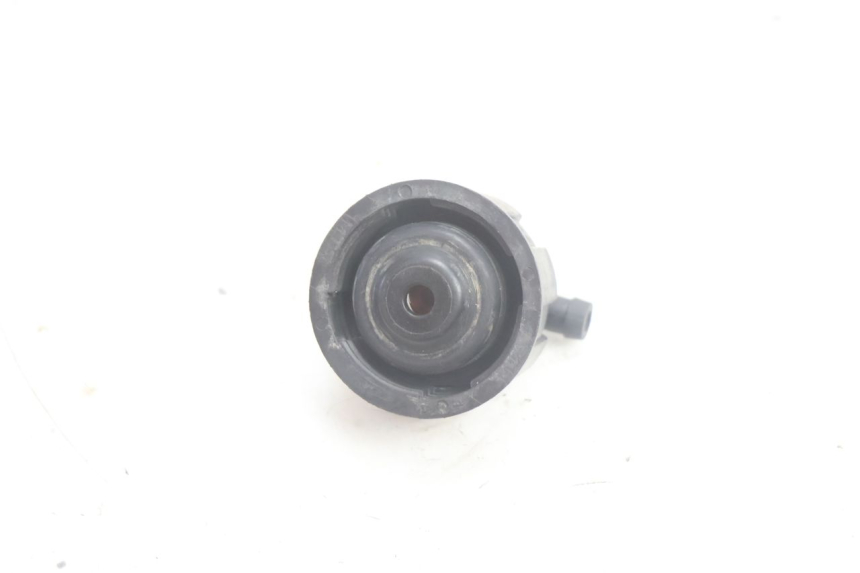 photo de TAPA DE EXPANSIÓN DEL DEPÓSITO YAMAHA YP MAJESTY 125 (2002 - 2006) - Zoom estado de uso