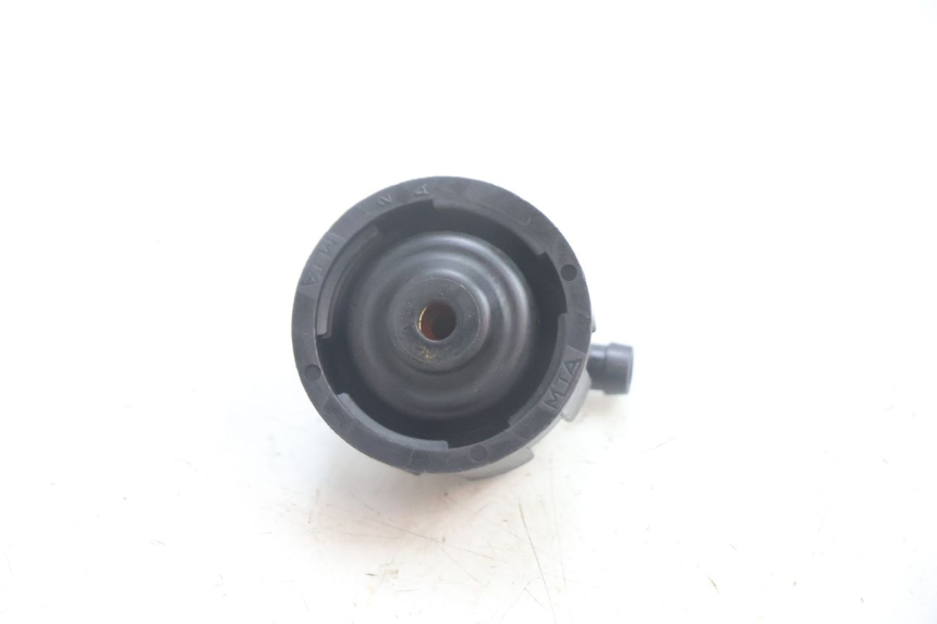 photo de TAPA DE EXPANSIÓN DEL DEPÓSITO YAMAHA YP MAJESTY 125 (2002 - 2006) - Zoom estado de uso