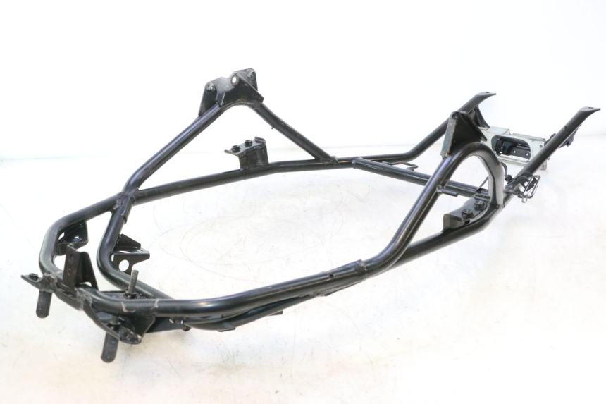 photo de SUBCHASIS TRASERO SUZUKI BURGMAN EXECUTIVE ABS 650 (2006 - 2012) - Detalles de los puntos de fijación