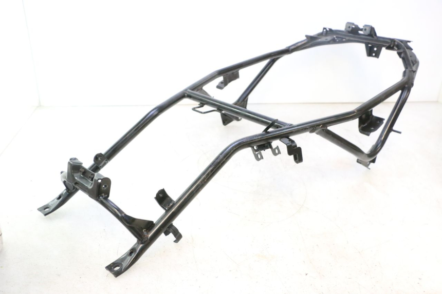 photo de SUBCHASIS TRASERO SUZUKI BURGMAN EXECUTIVE ABS 650 (2006 - 2012) - Vista principal