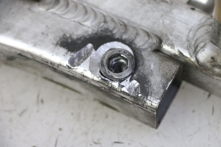 photo de SUBCHASIS TRASERO HONDA CBR RR FIREBLADE 900 (1992 - 1994) - Otra perspectiva