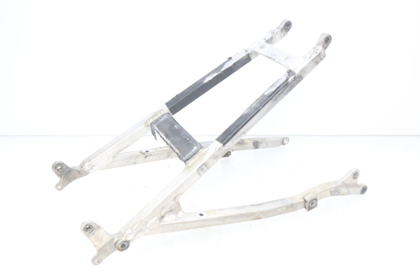 photo de BASTIDOR TRASERO HONDA CRF CR-F 450 (2005 - 2008) - Primer plano técnico