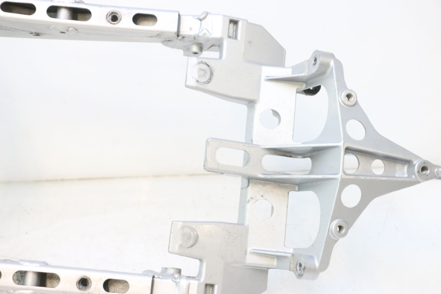 photo de SUBCHASIS TRASERO YAMAHA FJR 1300 (2001 - 2005) - Primer plano de alta resolución