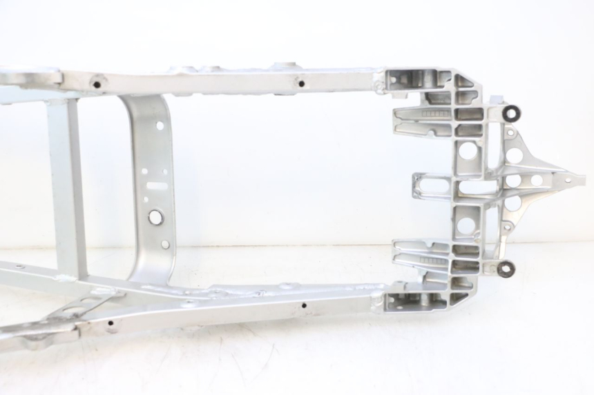 photo de SUBCHASIS TRASERO YAMAHA FJR 1300 (2001 - 2005) - Primer plano técnico