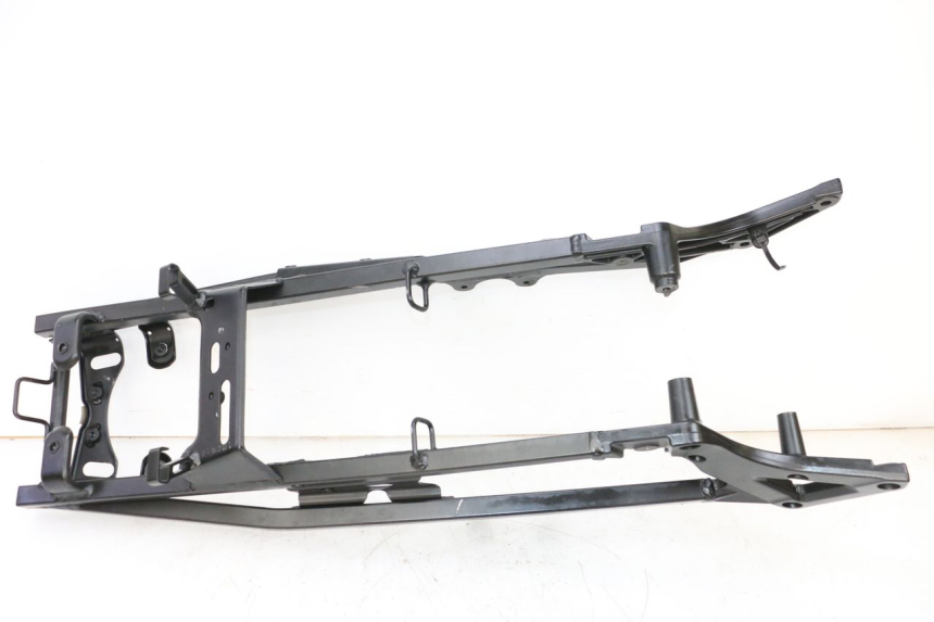 photo de SUBCHASIS TRASERO SUZUKI GSXR GSX-R 1000 (2003 - 2004) - Primer plano técnico