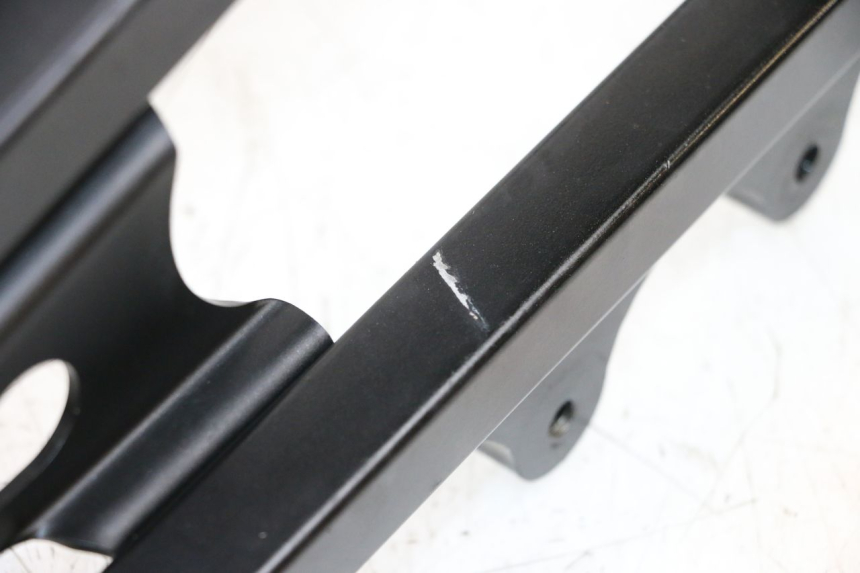 photo de SUBCHASIS TRASERO SUZUKI GSXR GSX-R 1000 (2003 - 2004) - Detalles de los puntos de fijación