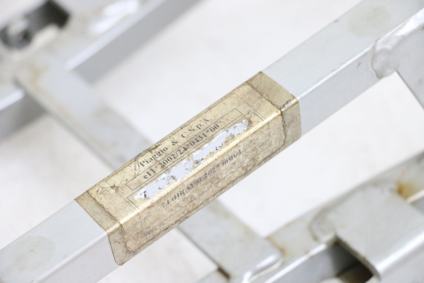 photo de Bucle del bastidor trasero APRILIA RS 50 (2006 - 2010) - Primer plano técnico