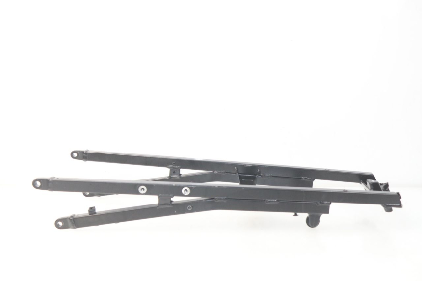 photo de SUBCHASIS TRASERO BMW S RR ABS S1000RR 1000 (2009 - 2011) - Primer plano técnico