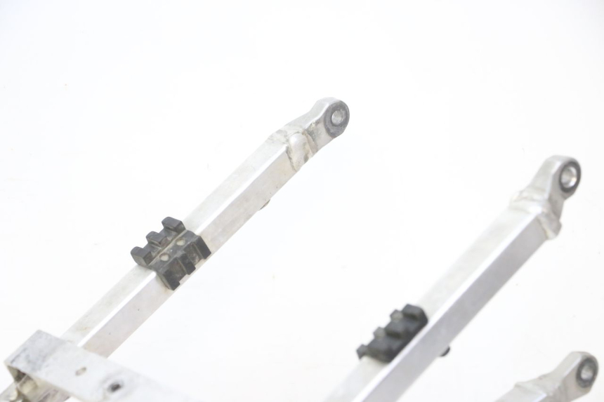 photo de SUBCHASIS TRASERO YAMAHA YZ-F YZF 250 (2014 - 2018) - Estado de la superficie y material