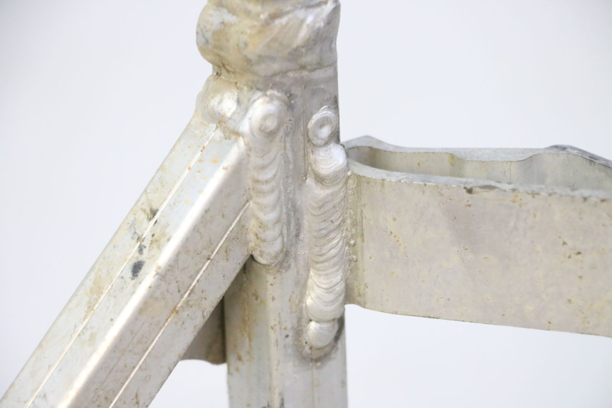 photo de SUBCHASIS TRASERO YAMAHA YZ 85 (2022 - 2025) - Otra perspectiva