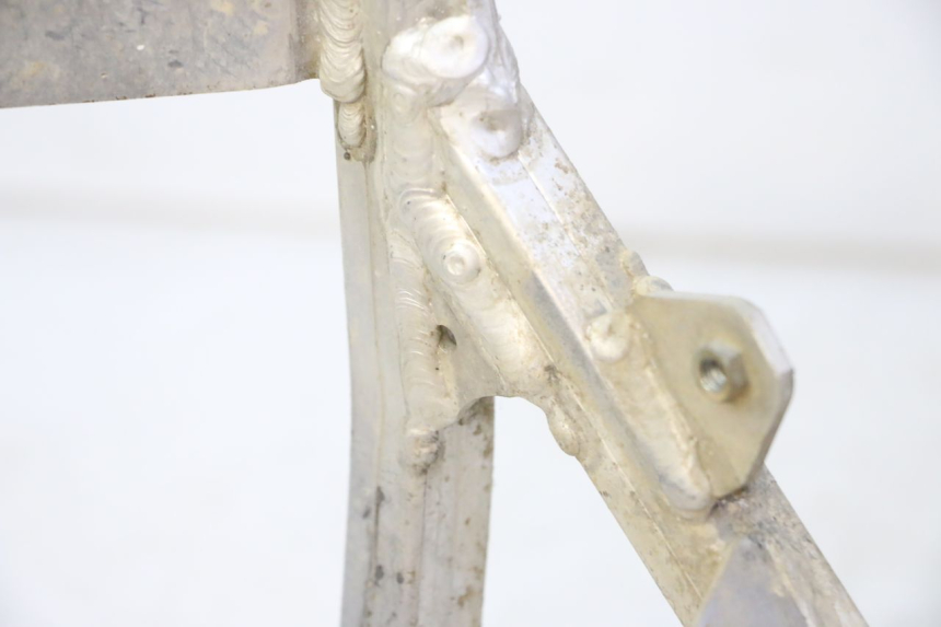 photo de SUBCHASIS TRASERO YAMAHA YZ 85 (2022 - 2025) - Primer plano técnico