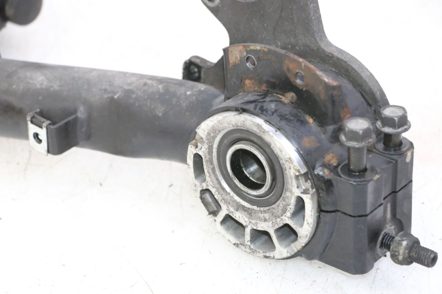 photo de BASCULANTE QUADRO 4 4D 350 (2015 - 2018) - Estado de la superficie y material