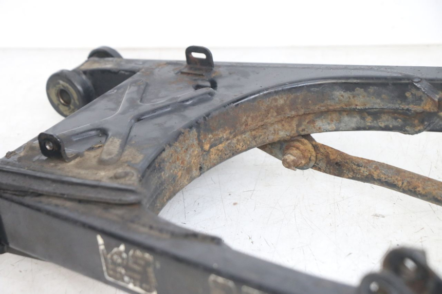 photo de BRAZO OSCILANTE HONDA CA REBEL 125 (1995 - 2001) - Detalles de los puntos de fijación