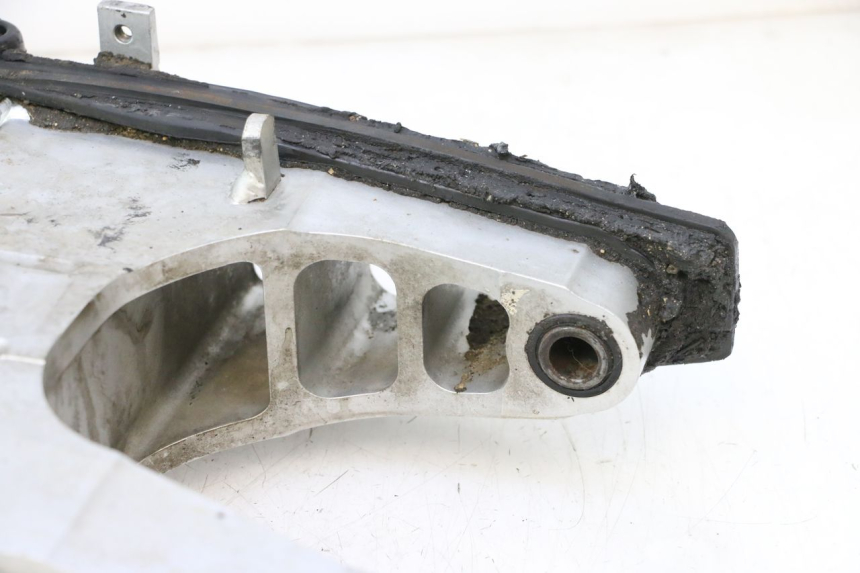 photo de BASCULANTE HONDA CB F HORNET 600 (2005 - 2006) - Primer plano de alta resolución