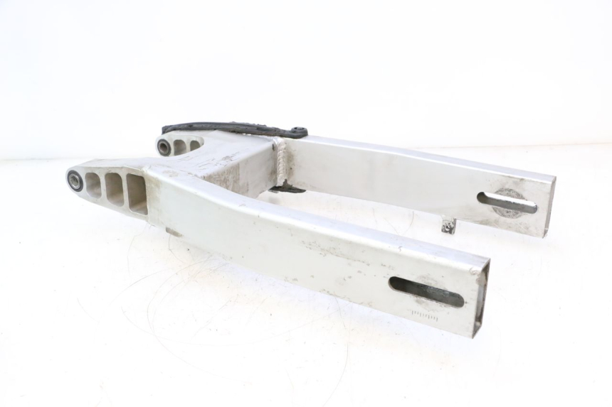 photo de BASCULANTE HONDA CB F HORNET 600 (2005 - 2006) - Detalles de los puntos de fijación
