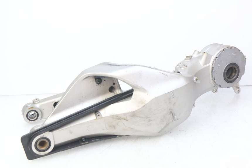 photo de BRAZO OSCILANTE HONDA CB R 1000 (2018 - 2023) - Otra perspectiva