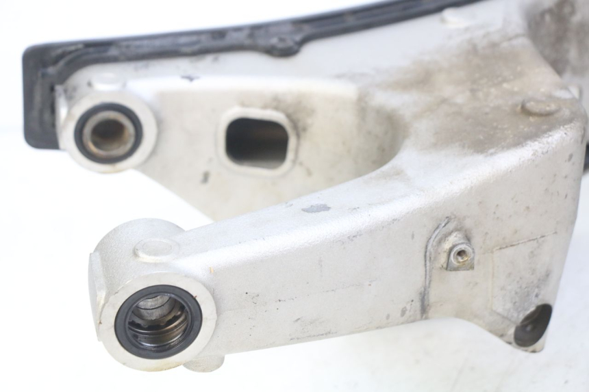 photo de BRAZO OSCILANTE HONDA CB R 1000 (2018 - 2023) - Recambio usado revisado