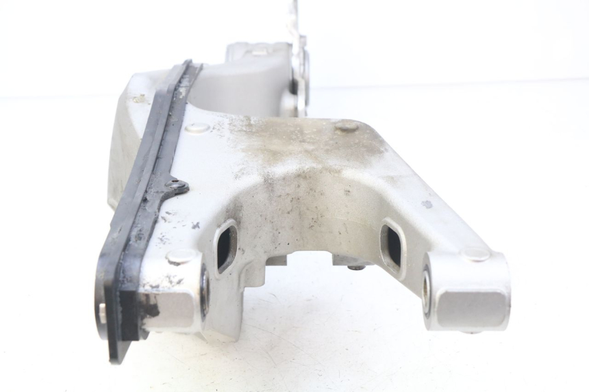 photo de BRAZO OSCILANTE HONDA CB R 1000 (2018 - 2023) - Marcados y referencias originales