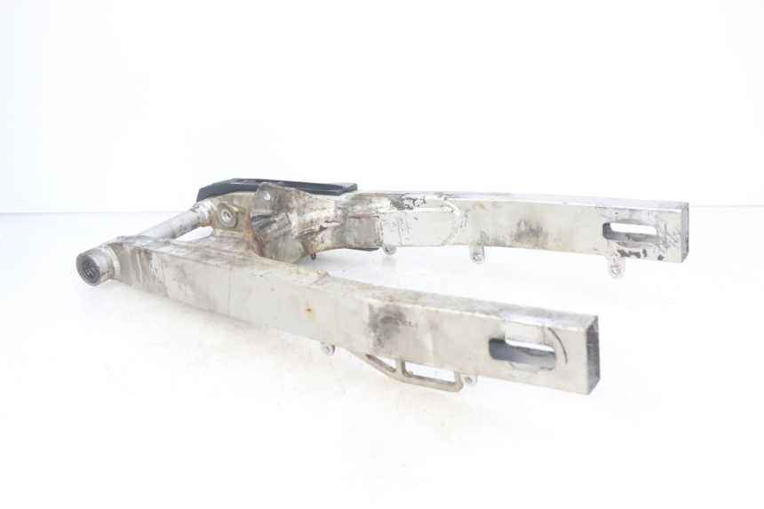 photo de BRAZO OSCILANTE HONDA CBR F SC25 1000 (1989 - 1992) - Primer plano técnico