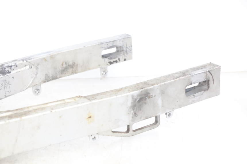 photo de BRAZO OSCILANTE HONDA CBR F SC25 1000 (1989 - 1992) - Detalles de los puntos de fijación