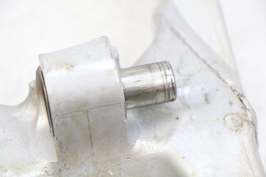 photo de BRAZO OSCILANTE HONDA CR 80 (2001 - 2003) - Primer plano técnico