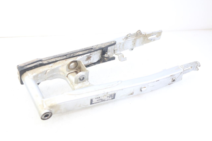 photo de BRAZO OSCILANTE HONDA CRF CR-F 125 (2022 - 2023) - Primer plano técnico